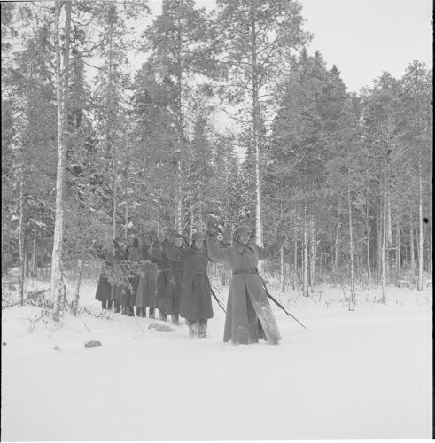 Karvian sotavankileiriltä.