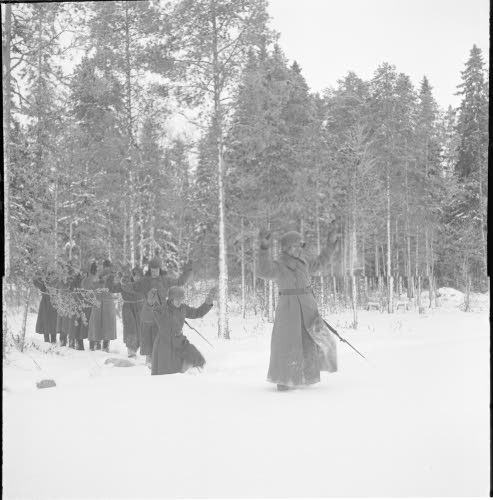 Karvian sotavankileiriltä.