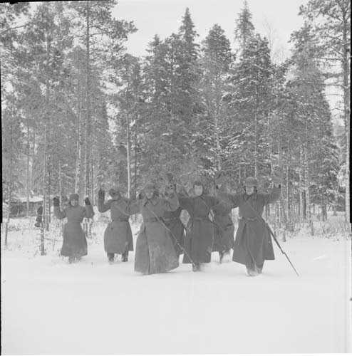 Karvian sotavankileiriltä.