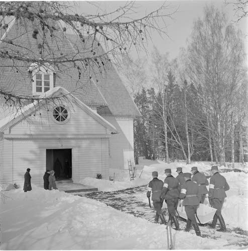 Sankarihautajaiset Elimäellä.