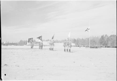 Laappenranta. Sankarihautajaisten Jumalanpalvelus lentokentällä