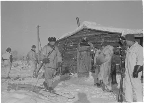 Pohjan poikia valmiina lähtemään vartioon.