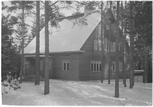 Sv.kom.E. Toinen esikunnan rakennuksista.