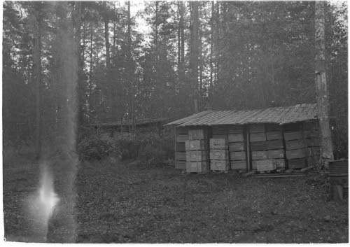 It.AKM 4, a.tarvikkeiden varastointia.