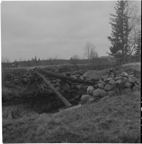 Mättäänojan silta Yli-Iissä.