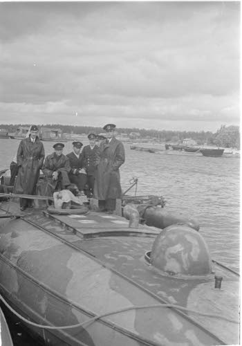 Torpedoveneitä valmistetaan lähtöön.