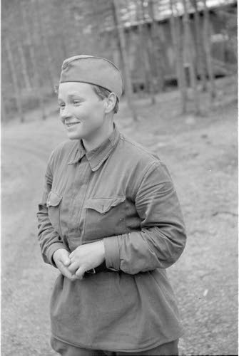 Venäläinen lääkintäluutnantti (nainen).