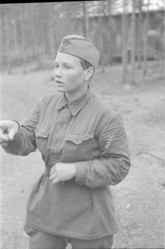 Venäläinen lääkintäluutnantti (nainen).