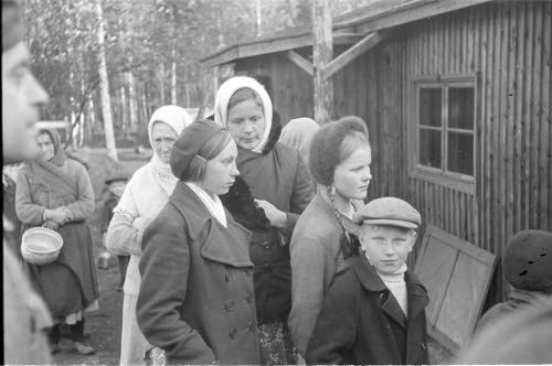 Vaksaarelaisia.