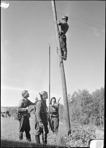 JR 51:n puhelinyhteyksiä laitetaan