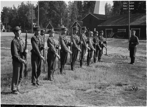 Nuorison valmentamista sotilaiksi