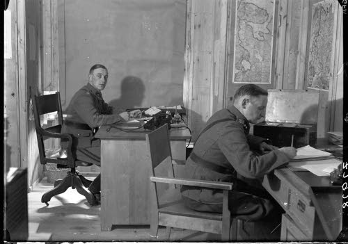 Taloustoimisto Hiittisissä. Syys-lokakuu 1941.